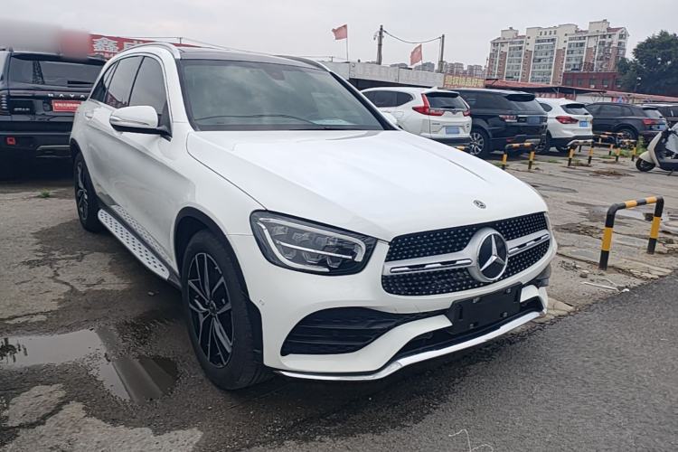 Used Mercedes-Benz GLC 2020 Facelift GLC 260 L 4MATIC Luxury Edition Front Right 45 Deg