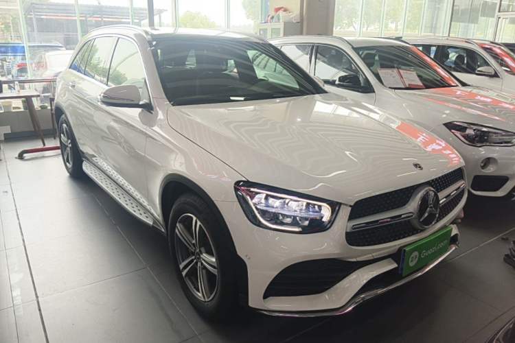 Used Mercedes-Benz GLC 2020 GLC 260 L 4MATIC Luxury Model Front Right 45 Deg