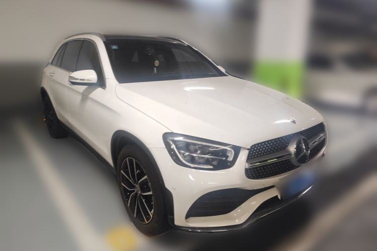 Used Mercedes-Benz GLC 2020 Facelift GLC 260 L 4MATIC Luxury Edition Front Right 45 Deg