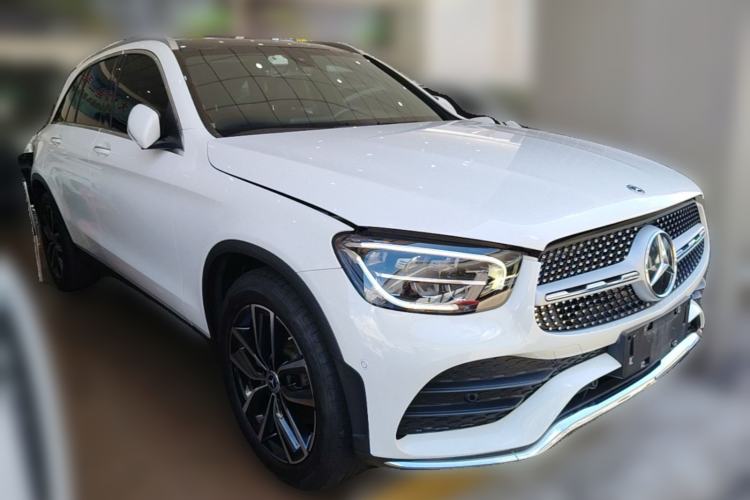 Used Mercedes-Benz GLC 2020 Facelift GLC 260 L 4MATIC Luxury Edition Front Right 45 Deg