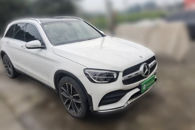 Used Mercedes-Benz GLC 2020 Facelift GLC 260 L 4MATIC Luxury Edition Front Right 45 Deg