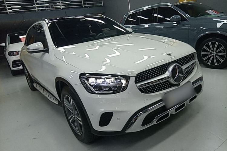 Used Mercedes-Benz GLC 2020 Facelift GLC 260 L 4MATIC Luxury Edition Front Right 45 Deg