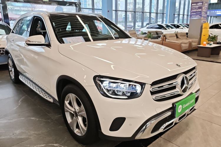 Used Mercedes-Benz GLC 2020 Facelifted GLC 260 L 4MATIC Dynamic Edition Front Right 45 Deg