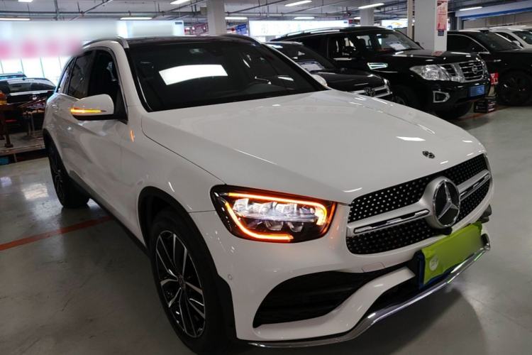 Used Mercedes-Benz GLC 2020 Facelift GLC 260 L 4MATIC Luxury Edition Front Right 45 Deg