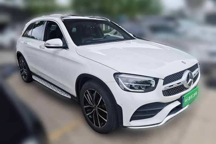 Used Mercedes-Benz GLC 2020 Facelift GLC 260 L 4MATIC Luxury Edition Front Right 45 Deg