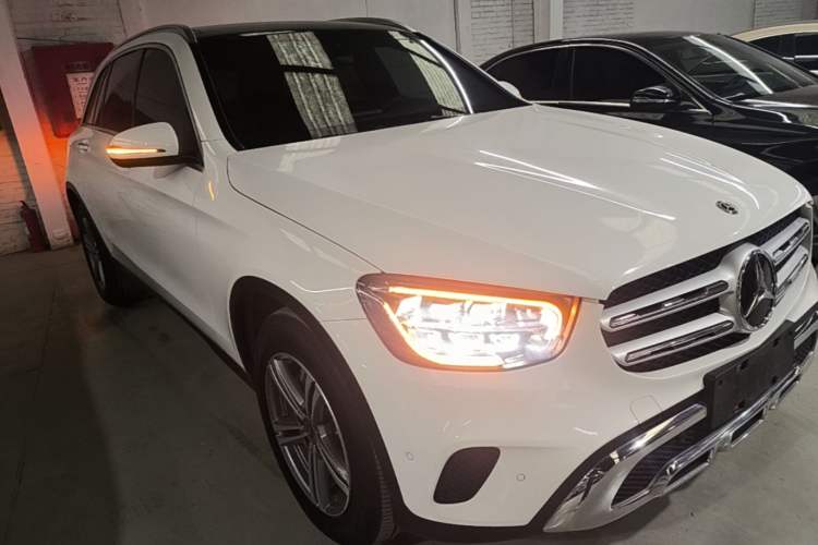 Used Mercedes-Benz GLC 2020 Facelifted GLC 260 L 4MATIC Dynamic Edition Front Right 45 Deg