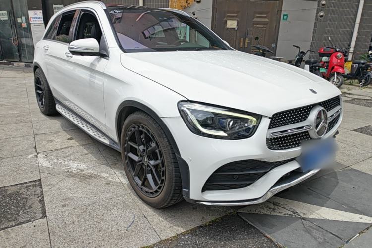 Used Mercedes-Benz GLC 2020 GLC 300 L 4MATIC Luxury Model Front Right 45 Deg