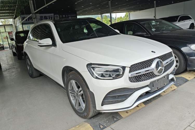 Used Mercedes-Benz GLC 2020 GLC 260 L 4MATIC Luxury Model Front Right 45 Deg