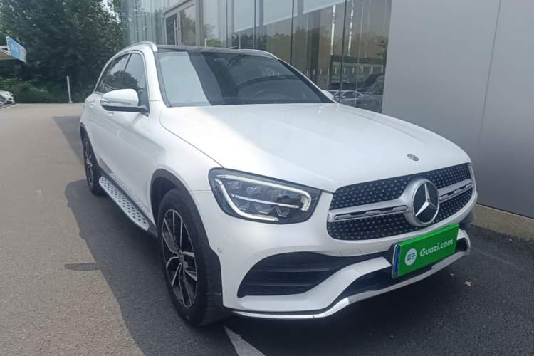 Used Mercedes-Benz GLC 2020 Facelift GLC 260 L 4MATIC Luxury Edition Front Right 45 Deg