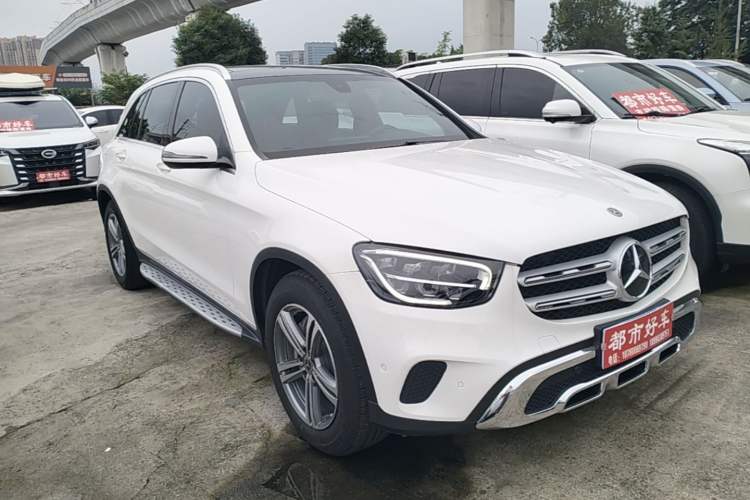 Used Mercedes-Benz GLC 2020 Facelifted GLC 260 L 4MATIC Dynamic Edition Front Right 45 Deg