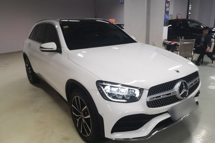 Used Mercedes-Benz GLC 2020 Facelift GLC 260 L 4MATIC Luxury Edition Front Right 45 Deg