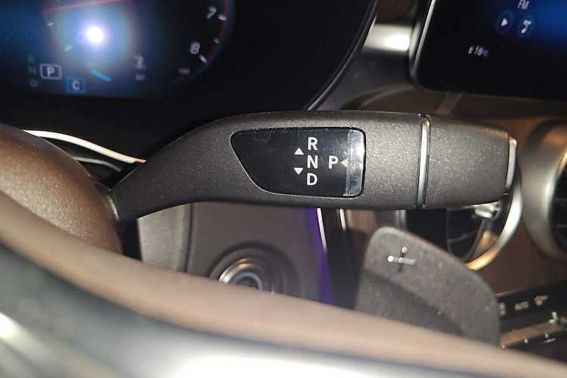 Used Mercedes-Benz GLC 2020 Facelift GLC 260 L 4MATIC Luxury Edition Gear Lever
