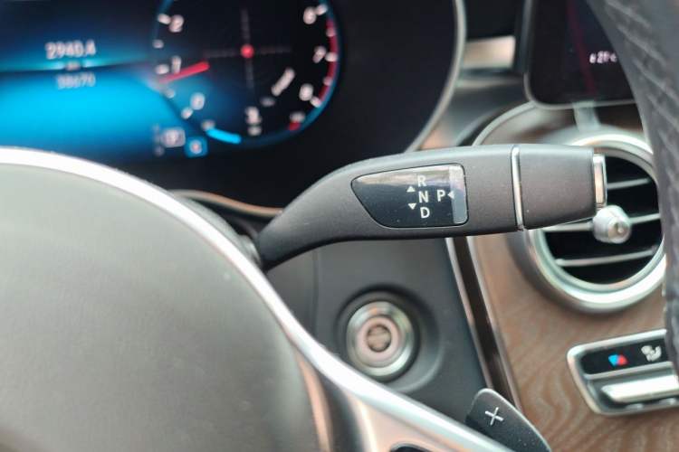 Used Mercedes-Benz GLC 2020 GLC 300 L 4MATIC Dynamic Edition Gear Lever