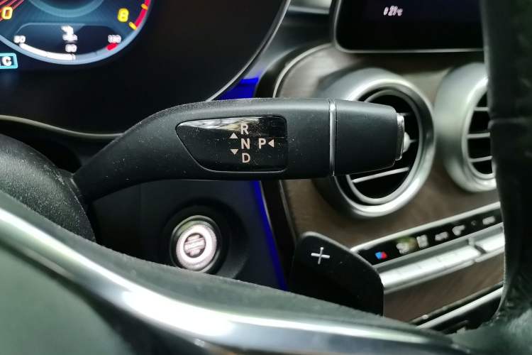 Used Mercedes-Benz GLC 2020 GLC 300 L 4MATIC Dynamic Edition Gear Lever