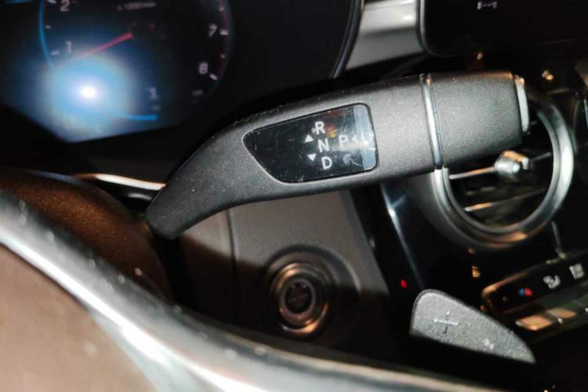 Used Mercedes-Benz GLC 2020 Facelifted GLC 260 L 4MATIC Dynamic Edition Gear Lever