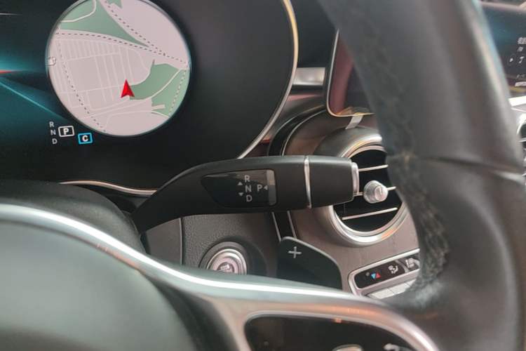 Used Mercedes-Benz GLC 2020 Facelift GLC 260 L 4MATIC Luxury Edition Gear Lever