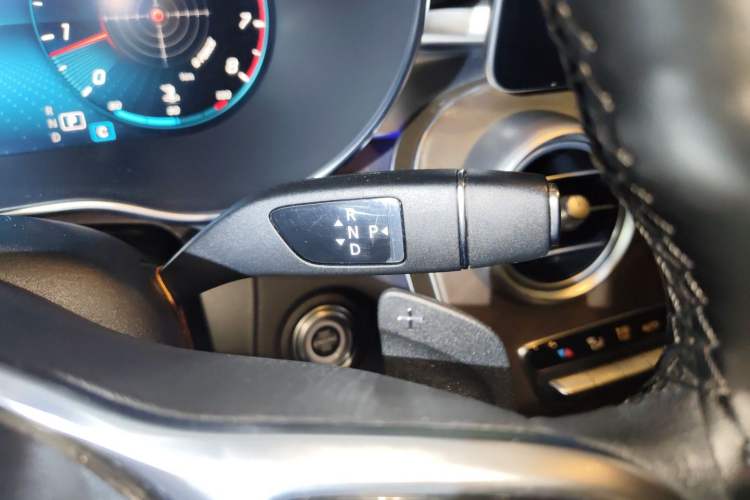 Used Mercedes-Benz GLC 2020 GLC 300 L 4MATIC Dynamic Edition Gear Lever