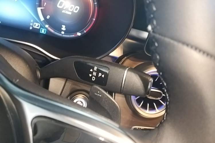 Used Mercedes-Benz GLC 2020 GLC 300 L 4MATIC Dynamic Edition Gear Lever