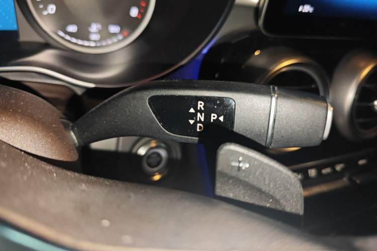 Used Mercedes-Benz GLC 2020 GLC 260 L 4MATIC Dynamic Model Gear Lever