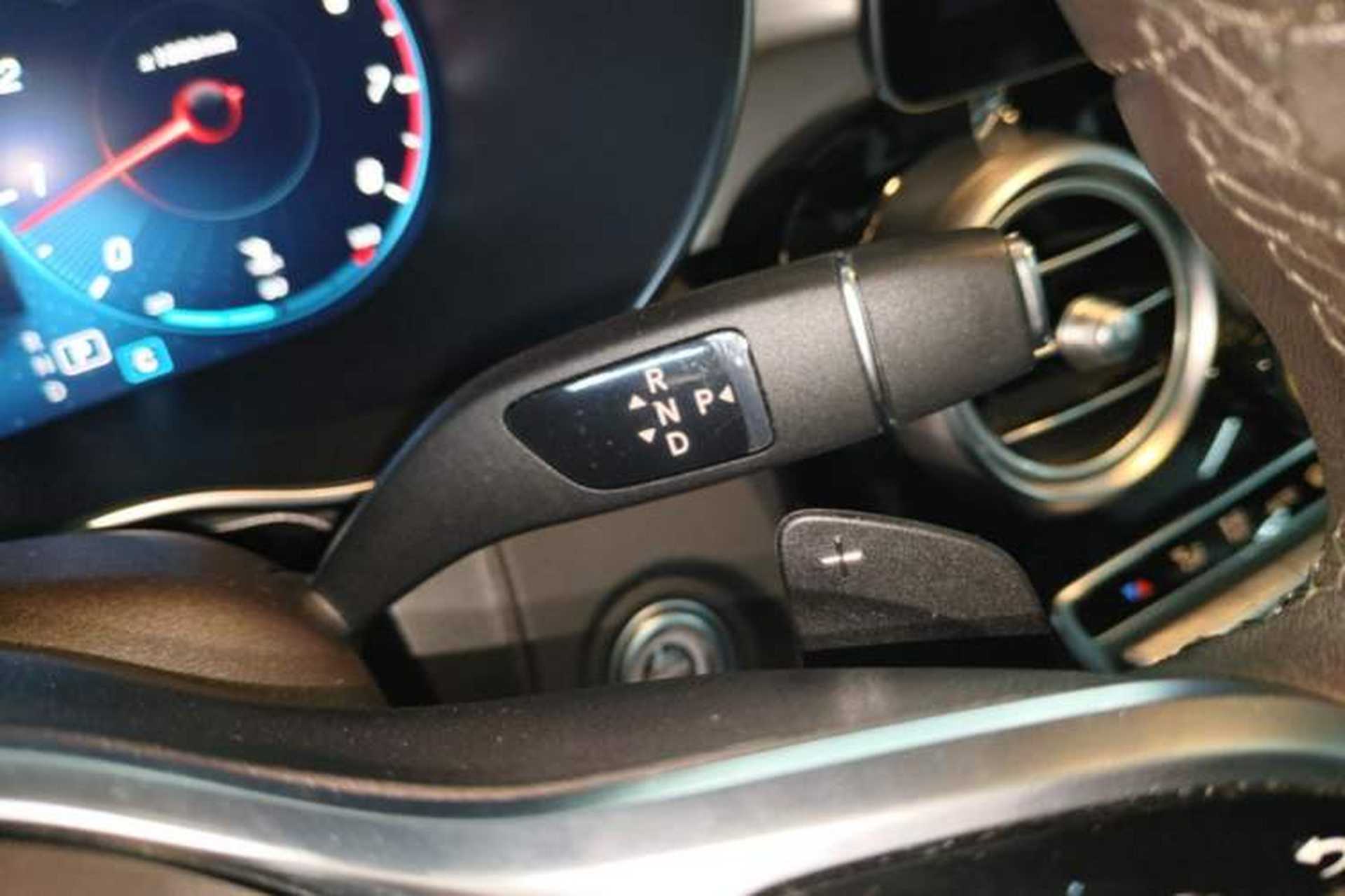 Used Mercedes-Benz GLC 2020 Facelifted GLC 260 L 4MATIC Dynamic Edition Gear Lever