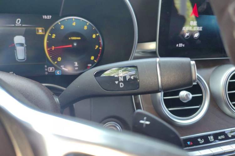 Used Mercedes-Benz GLC 2020 GLC 300 L 4MATIC Dynamic Edition Gear Lever