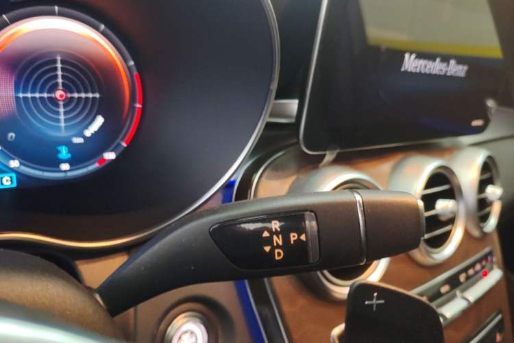 Used Mercedes-Benz GLC 2020 Facelift GLC 260 L 4MATIC Luxury Edition Gear Lever