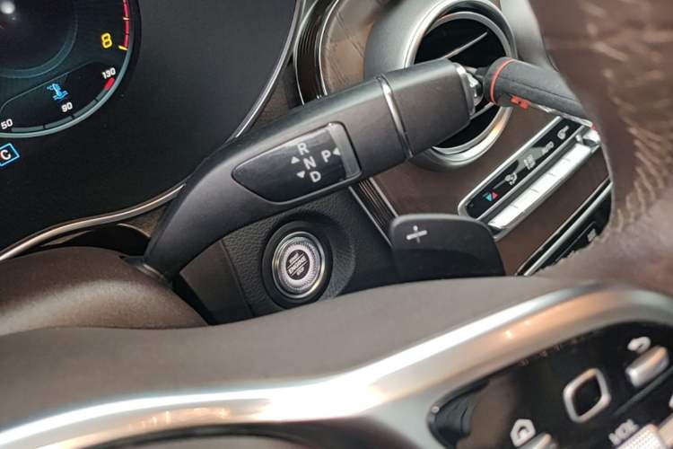 Used Mercedes-Benz GLC 2020 Facelift GLC 260 L 4MATIC Luxury Edition Gear Lever