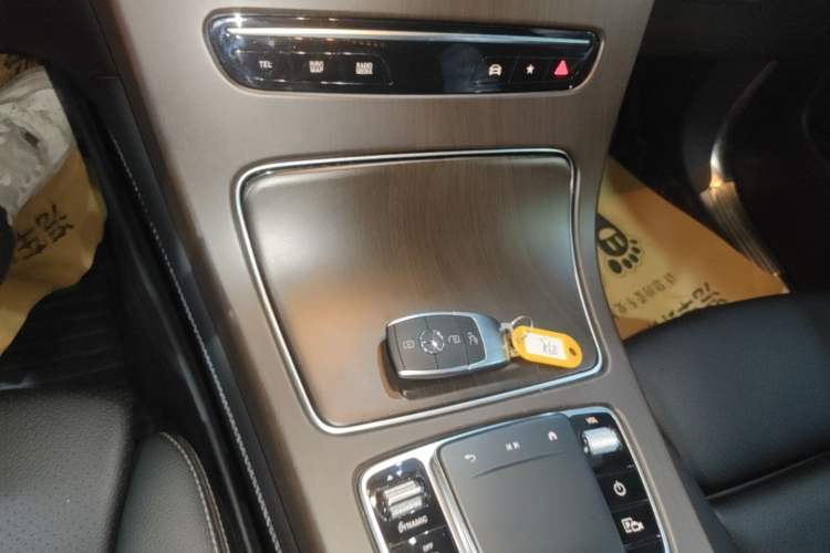 Used Mercedes-Benz GLC 2020 GLC 260 L 4MATIC Dynamic Model Gear Lever