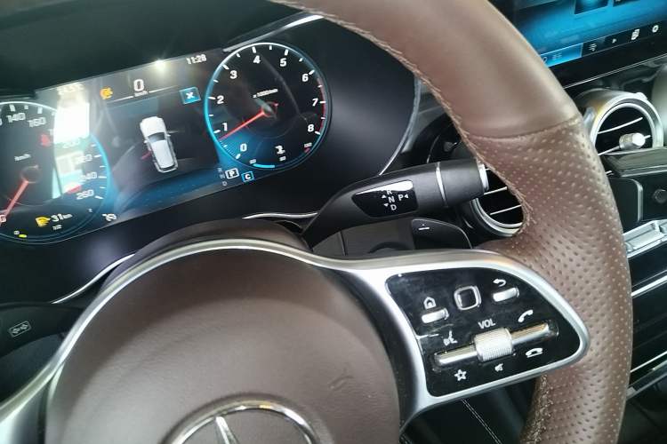 Used Mercedes-Benz GLC 2020 Facelifted GLC 260 L 4MATIC Dynamic Edition Gear Lever