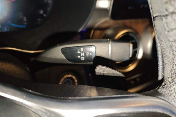 Used Mercedes-Benz GLC 2020 Facelift GLC 300 L 4MATIC Dynamic Edition Gear Lever