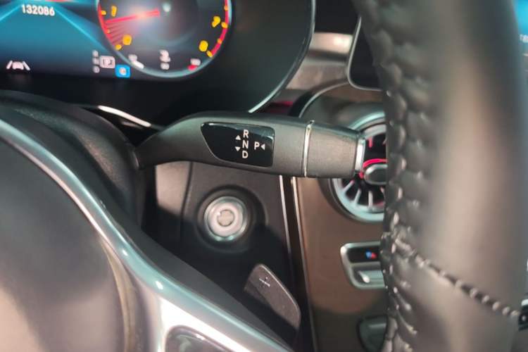 Used Mercedes-Benz GLC 2020 GLC 300 L 4MATIC Dynamic Edition Gear Lever