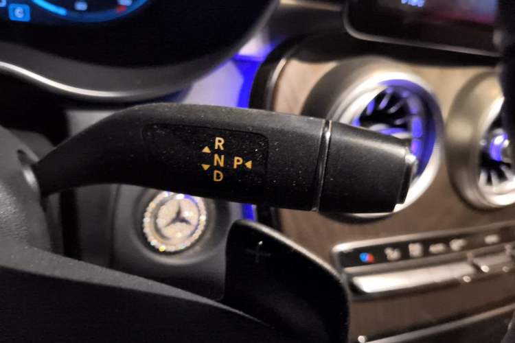 Used Mercedes-Benz GLC 2020 Facelift GLC 260 L 4MATIC Luxury Edition Gear Lever