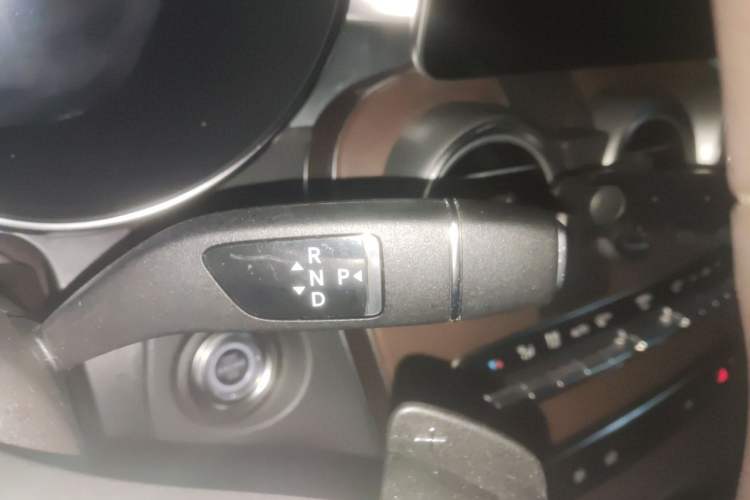 Used Mercedes-Benz GLC 2020 Facelift GLC 300 L 4MATIC Dynamic Edition Gear Lever