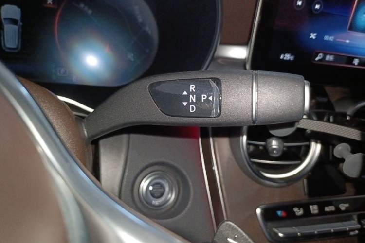 Used Mercedes-Benz GLC 2020 Facelift GLC 260 L 4MATIC Luxury Edition Gear Lever