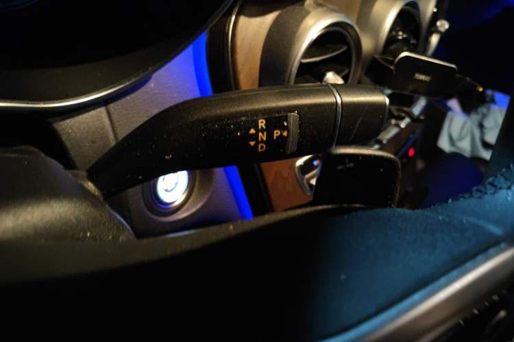 Used Mercedes-Benz GLC 2020 Facelift GLC 300 L 4MATIC Dynamic Edition Gear Lever