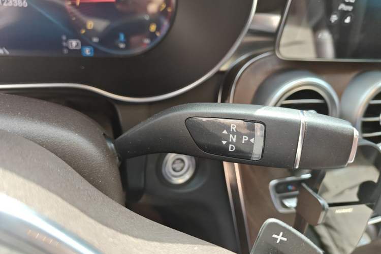 Used Mercedes-Benz GLC 2020 Facelift GLC 300 L 4MATIC Dynamic Edition Gear Lever