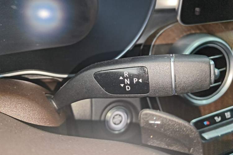 Used Mercedes-Benz GLC 2020 Facelift GLC 260 L 4MATIC Luxury Edition Gear Lever