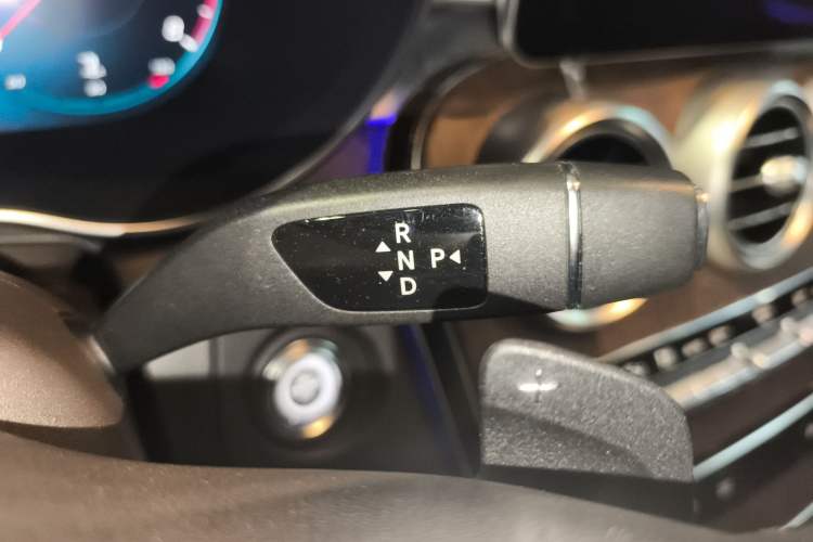 Used Mercedes-Benz GLC 2020 GLC 300 L 4MATIC Luxury Model Gear Lever