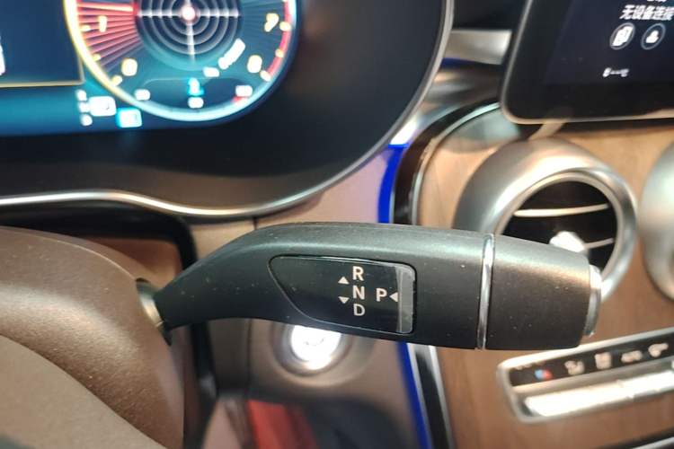 Used Mercedes-Benz GLC 2020 Facelift GLC 300 L 4MATIC Dynamic Edition Gear Lever