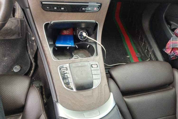 Used Mercedes-Benz GLC 2020 Facelift GLC 260 L 4MATIC Luxury Edition Gear Lever