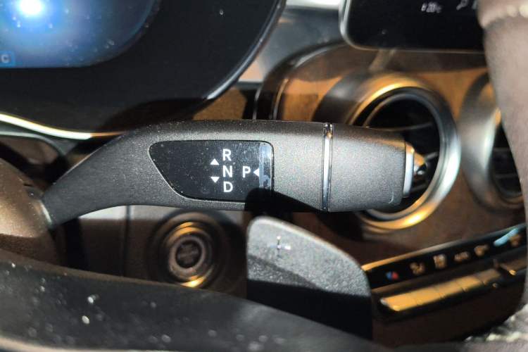 Used Mercedes-Benz GLC 2020 Facelift GLC 300 L 4MATIC Dynamic Edition Gear Lever