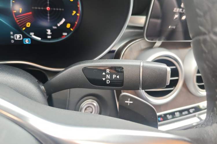 Used Mercedes-Benz GLC 2020 Facelift GLC 260 L 4MATIC Luxury Edition Gear Lever