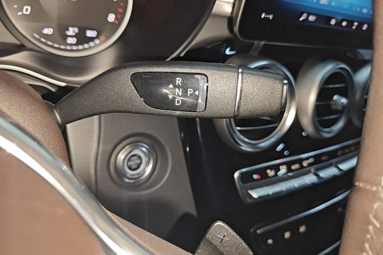 Used Mercedes-Benz GLC 2020 GLC 260 L 4MATIC Dynamic Model Gear Lever
