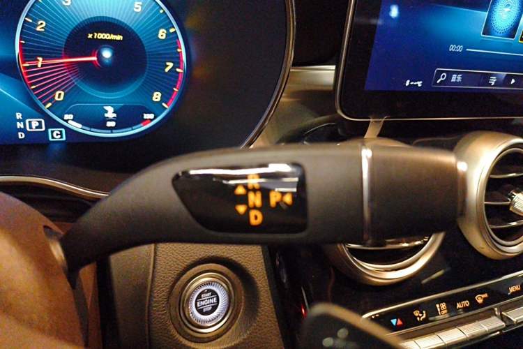 Used Mercedes-Benz GLC 2020 Facelifted GLC 260 L 4MATIC Dynamic Edition Gear Lever