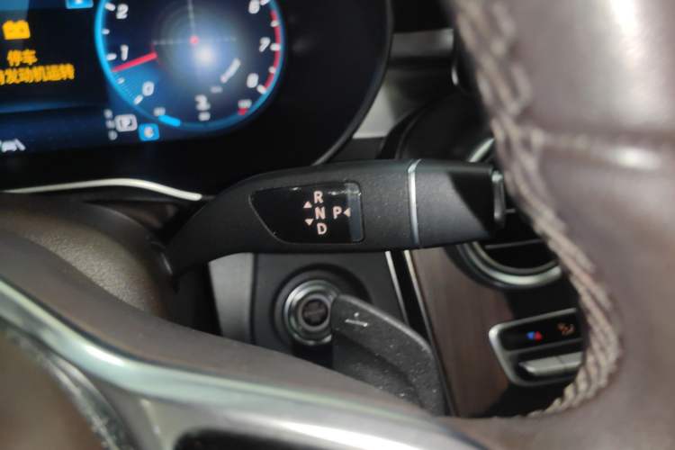 Used Mercedes-Benz GLC 2020 Facelifted GLC 300 L 4MATIC Luxury Edition Gear Lever