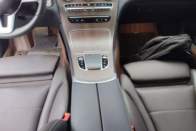 Used Mercedes-Benz GLC 2020 Facelift GLC 300 L 4MATIC Dynamic Edition Gear Lever