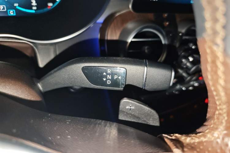 Used Mercedes-Benz GLC 2020 Facelift GLC 300 L 4MATIC Dynamic Edition Gear Lever