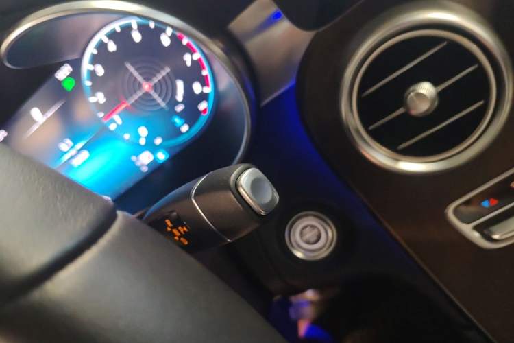 Used Mercedes-Benz GLC 2020 Facelift GLC 300 L 4MATIC Dynamic Edition Gear Lever