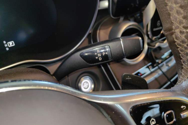 Used Mercedes-Benz GLC 2020 GLC 300 L 4MATIC AMG-Line Gear Lever