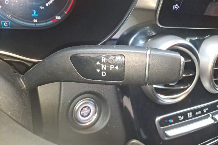 Used Mercedes-Benz GLC 2020 GLC 300 L 4MATIC Dynamic Edition Gear Lever